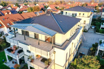 Penthaus - Wohnung kaufen in Freinsheim - Freinsheim: Traumhaftes Penthaus mit neuwertiger Bestausstattung und Blick zum Pfälzerwald.