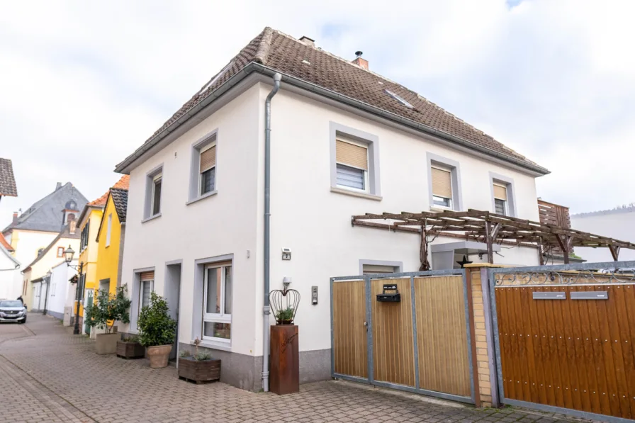  - Haus kaufen in Dirmstein - Ein- bis Zweifamilienhaus als Kapitalanlage in Dirmstein!