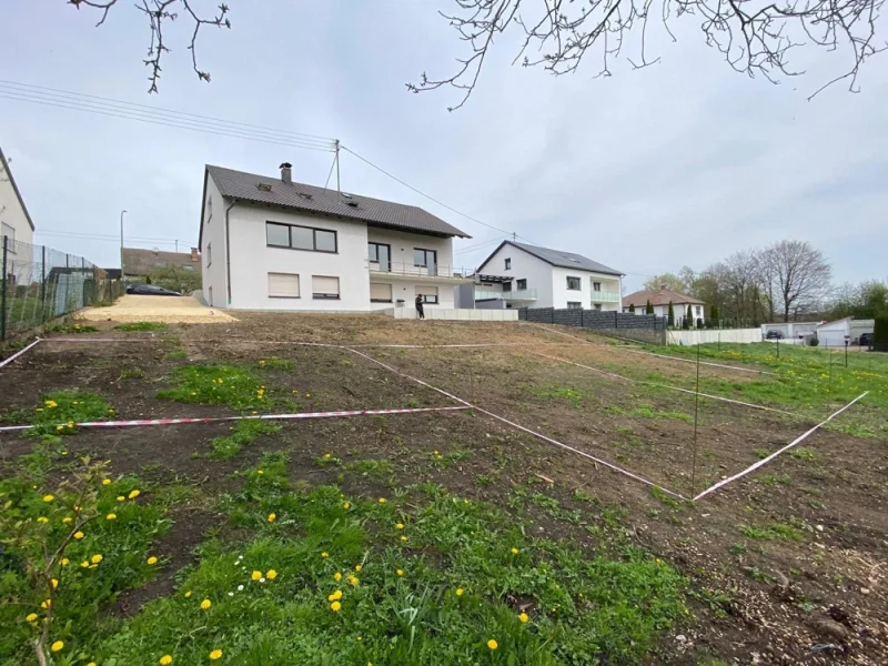 Bauplatz - Grundstück kaufen in Burgau - Baugrundstück mit Ausblick am Sonnenberg!