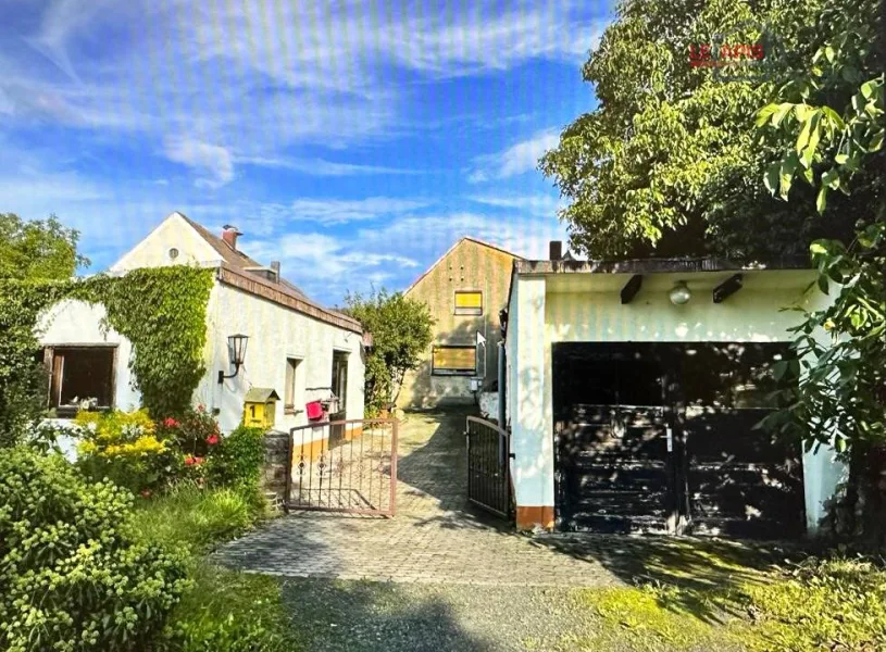 Hausansicht - Haus kaufen in Grimma OT Naundorf - EFH INKL. GRUNDSTÜCK U. NEBENGEBÄUDE ZUM SELBSTAUSBAU - EIN WOHLFÜHLPARADIES IN IDYLLISCHER LAGE