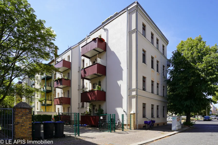 Hausansicht - Wohnung kaufen in Leipzig / Stötteritz - ATTRAKTIVE, PERFEKT GESCHNITTENE ETW (4-RWG) M. GARTENANTEIL U. BALKON IM BELIEBTEN LPZ.-StÖTTERITZ