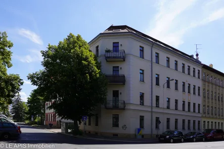 Hausansicht vorn - Wohnung kaufen in Leipzig / Stötteritz - HOCHWERTIGE ETW IN LPZ.-STÖTTERITZ - 4-RWG, M. GARTENANTEIL, BK, Gäste-WC, AR, FUSSB.-HZG U. PARKET