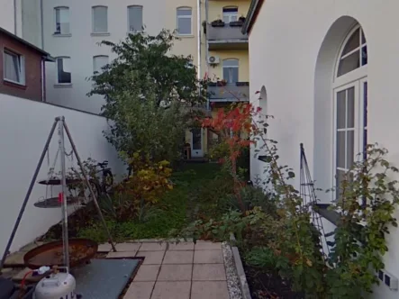 Haupthaus Aussenansicht - Haus mieten in Düsseldorf - Einfamilienhaus in absoluter Traumlage - vollmöbliert mit Gartennutzung