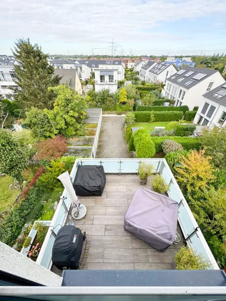 Blick vom OG auf Dachterrasse