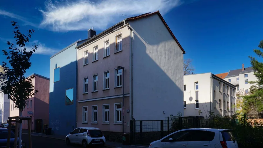 Aussenansicht - Eingangsbereich zum Hinterhaus - Wohnung mieten in Leipzig / Kleinzschocher - VOLLMÖBLIERTE, GERÄUMIGE 2-RWG IM HINTERHAUS M. TAGESLICHTBAD IN RUHIGER LAGE V. LPZ.-KLEINZSCHOCHER