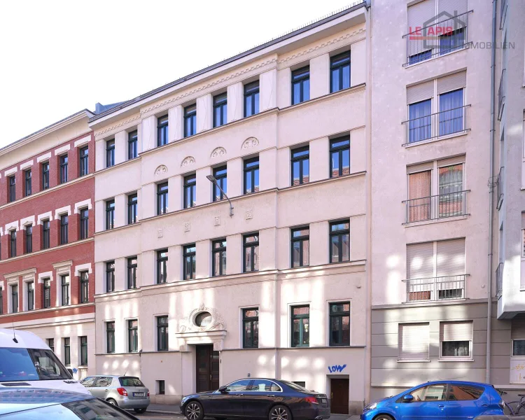 Hausansicht - Wohnung kaufen in Leipzig - +++CHARMANTE 3-RWG MIT EBK UND BALKON IM BELIEBTER U. RUHIGER LAGE V. LPZ.-STÖTTERITZ+++