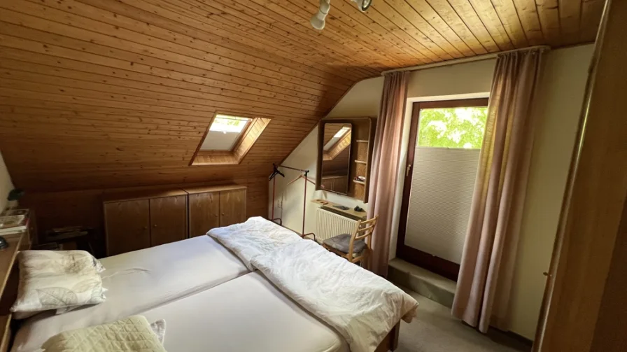 Schlafzimmer DG