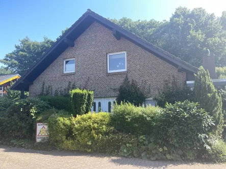 Titelbild - Haus kaufen in Schortens - Geräumig und gepflegt in Grafschaft