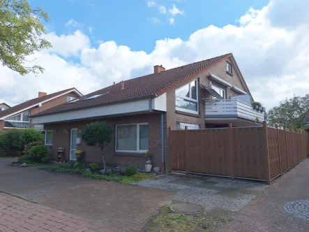 Straßenansicht - Wohnung mieten in Jever - Erdgeschosswohnung in Jever