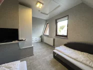 Schlafzimmer 1 DG