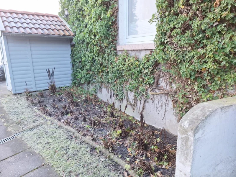 Hier ist eine kleine Terrasse geplant