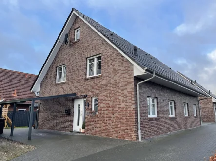 Titelbild - Haus kaufen in Schortens - Modern und energieeffizient -Doppelhaushälfte in Schortens