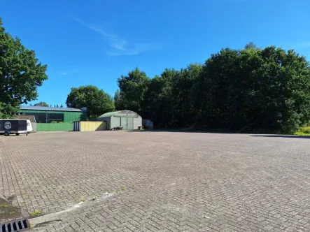 Freifläche - Grundstück mieten in Schortens - Ca. 1.500 m² gepflasterte Freifläche im Gewerbegebiet