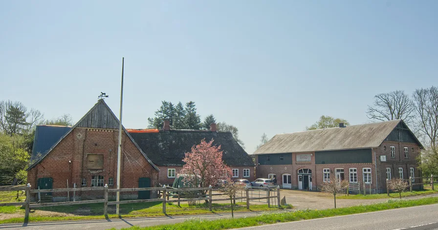 Hof als "erhaltenswertes Baudenkmal" vom Denkmalschutz eingestuft