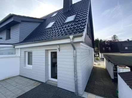 Rückseite - Haus kaufen in Laboe - Geschmackvoll renovierte Doppelhaushälfte in Laboe