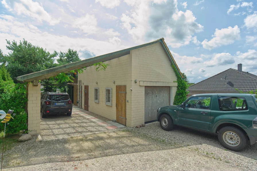 Garage, Carport und Werkstatt