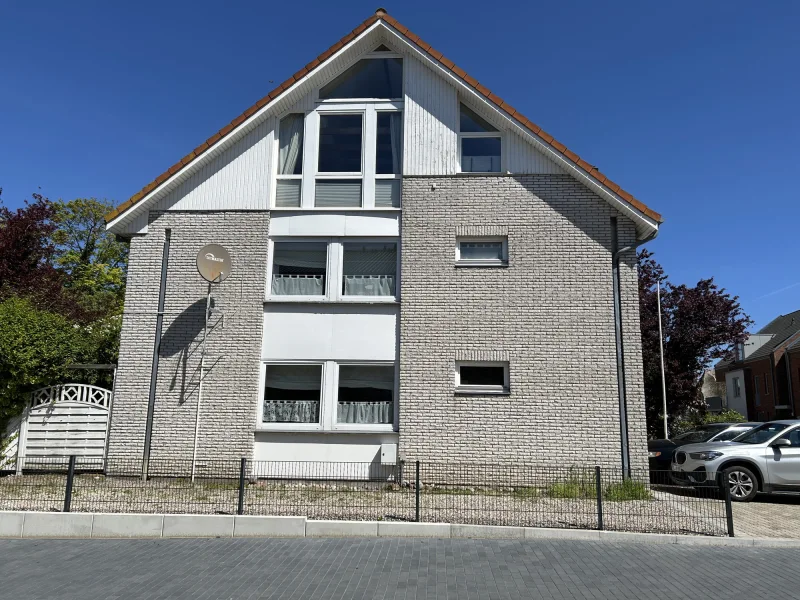 Seitenansicht - Haus kaufen in Kellenhusen - Wohnen nahe der Kellenhusener Strandpromenade inklusive 4 Ferienwohnungen