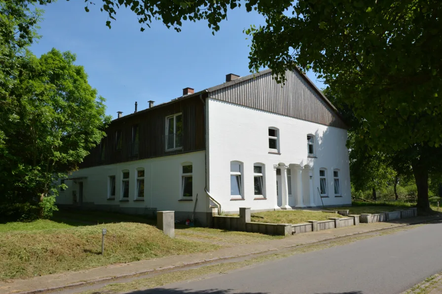 Traumhafter Resthof - Haus kaufen in Nordhastedt / Fiel - Traumhafter Resthof in idyllischer Lage – ein Paradies für Mensch und Tier