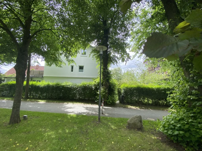 Idyllischer Fahrradweg direkt hinter dem Haus