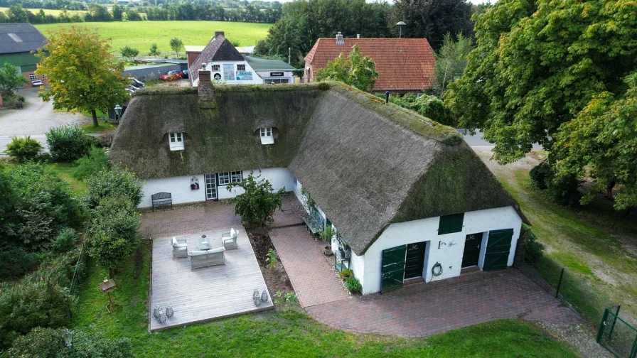 Ehemaliger hinterer Stallbereich - Zinshaus/Renditeobjekt kaufen in Holm - Renditepotential! Charmantes Reetdach mit Platz für Gäste oder Mehrgenerationen!