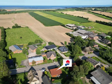 Willkommen in Dörphof/ Schuby - Haus kaufen in Dörphof / Schuby - Großzügiges massives Holzhaus mit gemütlichem Charme