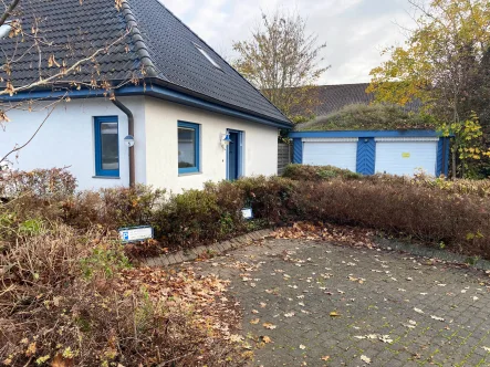 Außenbereich Perspektive - Büro/Praxis kaufen in Laboe - Großzügiges Bürogebäude mit vielen Nutzungsmöglichkeiten