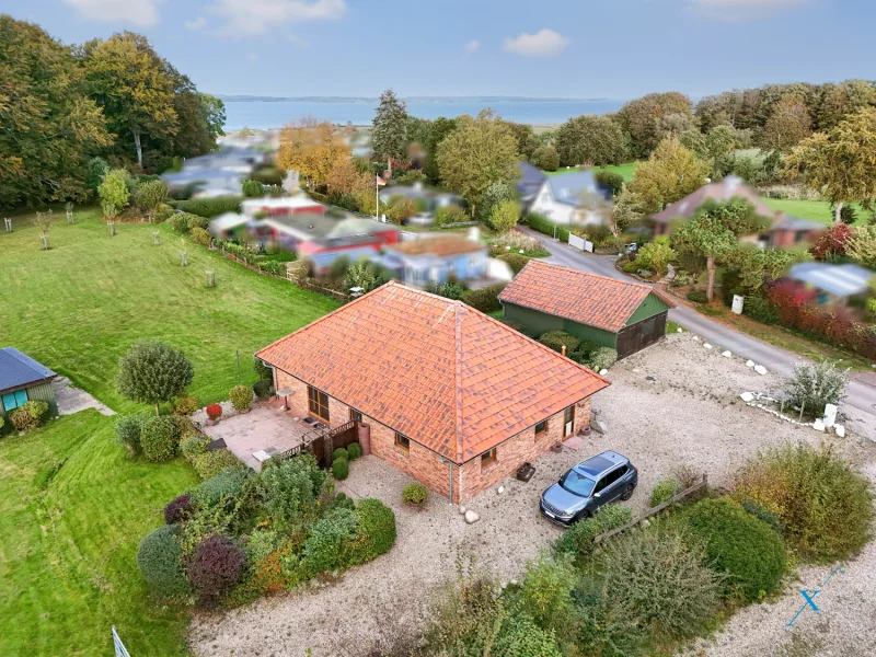 Fördeblick_ausgeblendet - Haus kaufen in Langballig / Langballigholz - Idyllisches Landleben trifft auf Komfort – Bungalow mit Pferdekoppel in Fördenähe