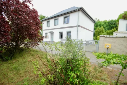 Ansicht Eingang - Haus kaufen in Königs Wusterhausen / Wernsdorf - Zweifamilienhaus zu verkaufen