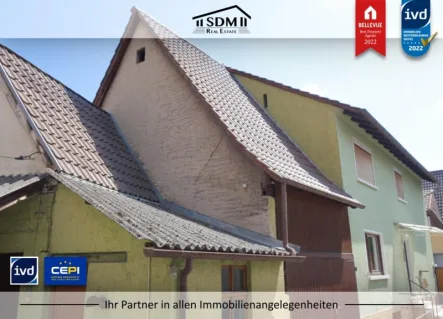 1687321368-01_Aussenansicht.jpg - Haus kaufen in Kirrlach - ROHDIAMANT: Sanierungsbedürftiges Generationenhaus in Waghäusel-Kirrlach