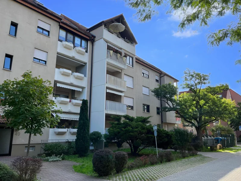 Straßenansicht - Wohnung kaufen in Mannheim - Zweizimmerwohnung auf Erbpachtbasis