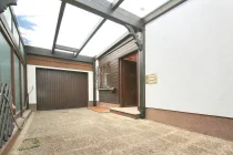 Carport vor Garage