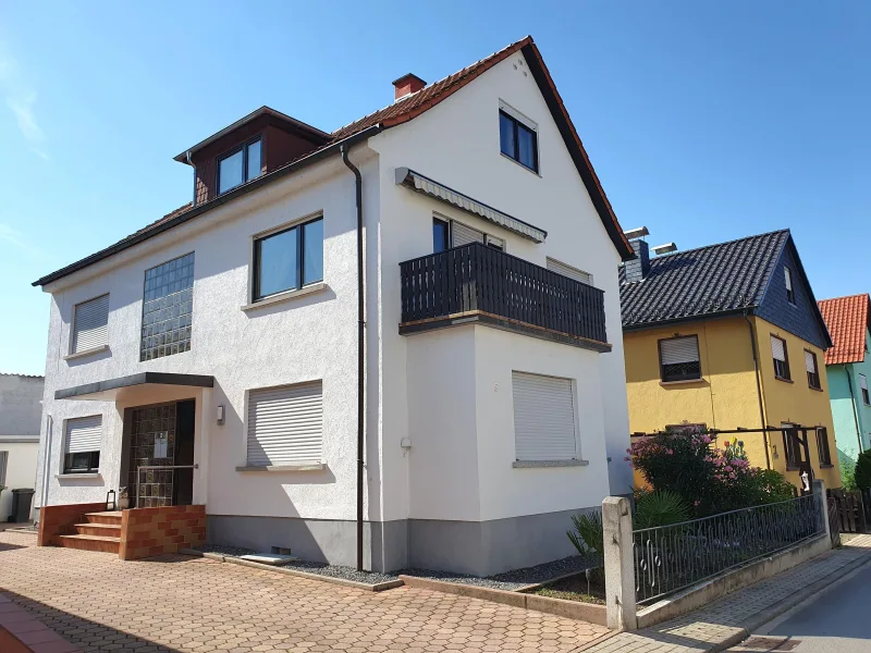  - Haus kaufen in Weinheim - Verkauf im Angebotsverfahren:  Gepflegtes 2-FH mit ausgebautem DG in Whm.-Sulzbach