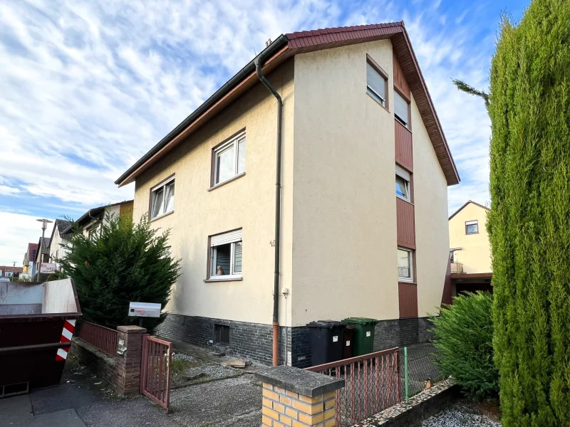 Hausansicht - Haus kaufen in Brühl - *reserviert* Endlich Eigenheim – Willkommen in Brühl!