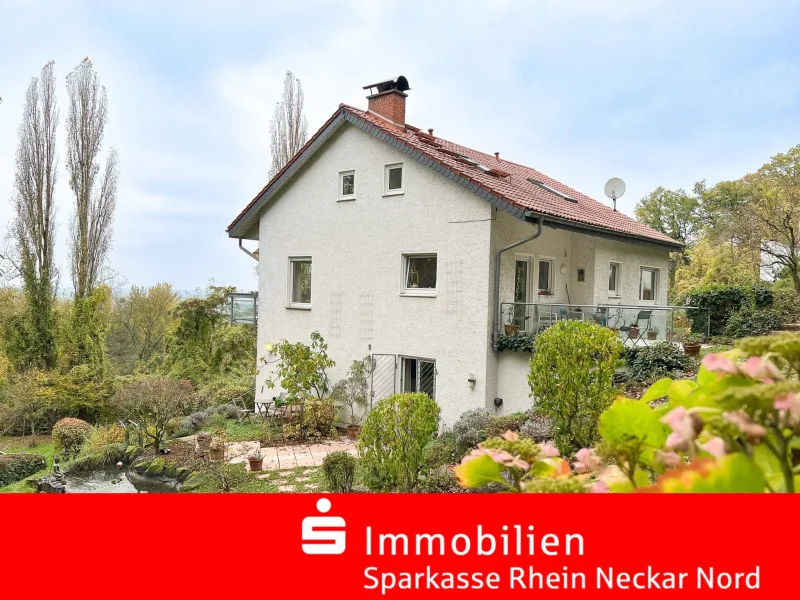 Rückansicht - Haus kaufen in Schriesheim - Exklusives Refugium mit unverbaubarem Panorama