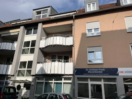 Hausansicht - Wohnung kaufen in Mannheim - Moderne 3-Zimmer-Wohnung mit Terrasse – Ihr neues Zuhause!