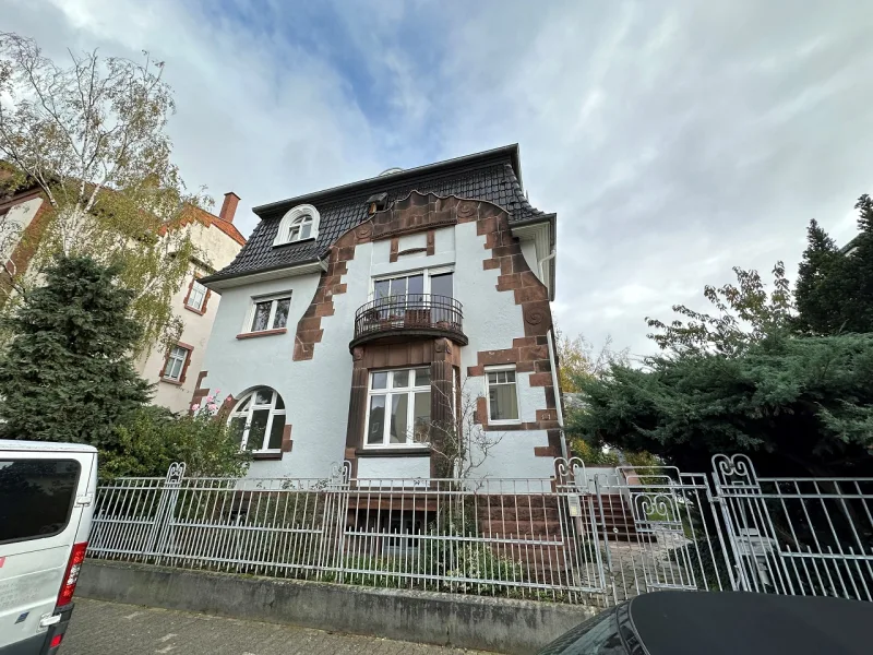 Außenansicht - Wohnung mieten in Mannheim - Helle 2-Zimmer- Mansardenwohnung mit Altbaucharme