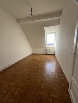 Zimmer - Wohnung mieten in Mannheim - Gemütliche 2-Zimmer-Dachgeschosswohnung in MA-Wohlgelegen