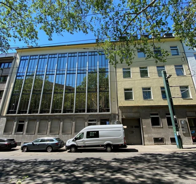 Titelbild - Büro/Praxis mieten in Düsseldorf - Gepflegte Bürofläche in Bahnhofsnähe im 1. Obergeschoss