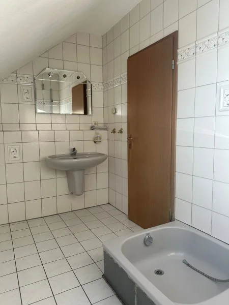 Badezimmer - 2.Obergeschoss (1)