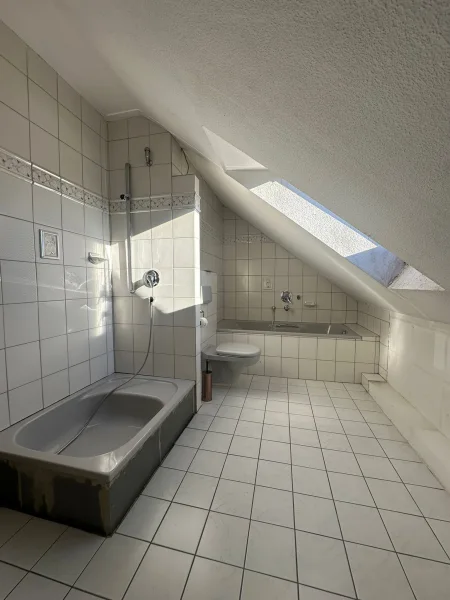 Badezimmer - 2.Obergeschoss (2)