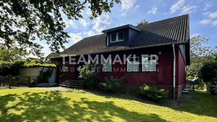 Frontansicht - Wohnung mieten in Ellerau - Dachgeschosswohnung im Loft-Stil mit eigenem Garten