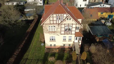 Frontansicht - Haus kaufen in Bad Blankenburg - charmante Villa mit 3 Wohneinheiten in ruhiger aber zentraler Lage zu verkaufen