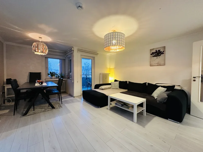 Wohnzimmer - Wohnung kaufen in Augsburg - Katip | schöne 3-ZKB Wohnung in der Hammerschmiede *Nähe A8