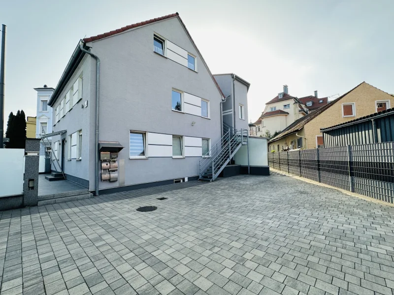 mit Außenstellplatz - Wohnung kaufen in Augsburg - Katip | Moderne 3-Zimmer-Wohnung mit ca. 96 m2 in Göggingen *mit vielen Extras