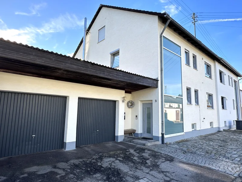 Hausansicht - Haus kaufen in Friedberg - Katip | gepflegte Doppelhaushälfte mit schönem Grundstück in Wulfertshausen-Friedberg
