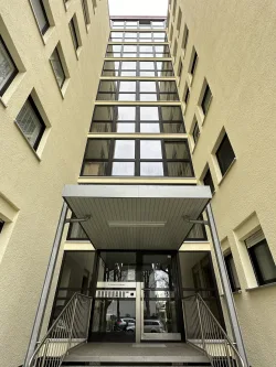 Hausansicht - Wohnung kaufen in Unterhaching - Katip | Top Angebot - 3-ZKB-Wohnung in Unterhaching-München *mit Balkon