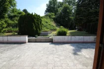 Ausblick zur Terrasse und Garten