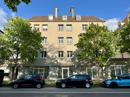 IMG_4323 - Wohnung kaufen in Augsburg - Katip | 3-ZKB-Wohnung mit Balkon am Bismarckviertel-Augsburg *renovierungsbedürftig