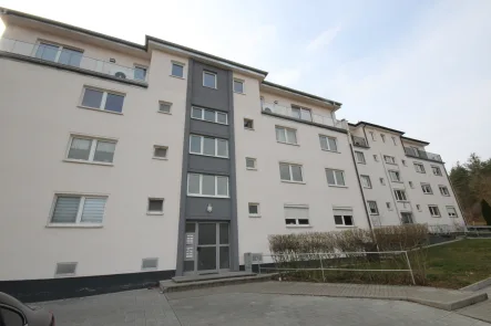 Außenansicht 2 - Wohnung kaufen in Langenzenn - Katip | 2-ZKB Erdgeschosswohnung mit ca. 56 m2 in Langenzenn *mit Gartenanteil und Stellplatz