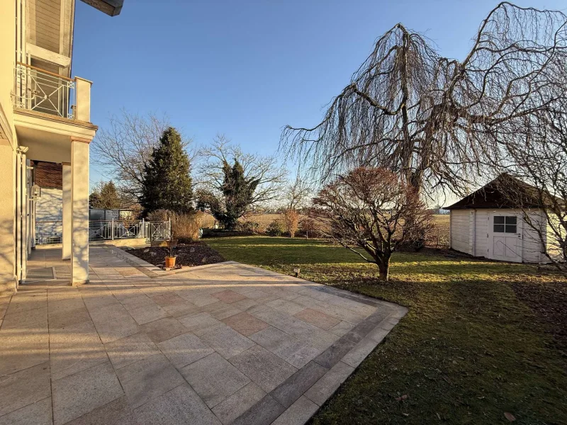 Terrasse mit Gartenblick